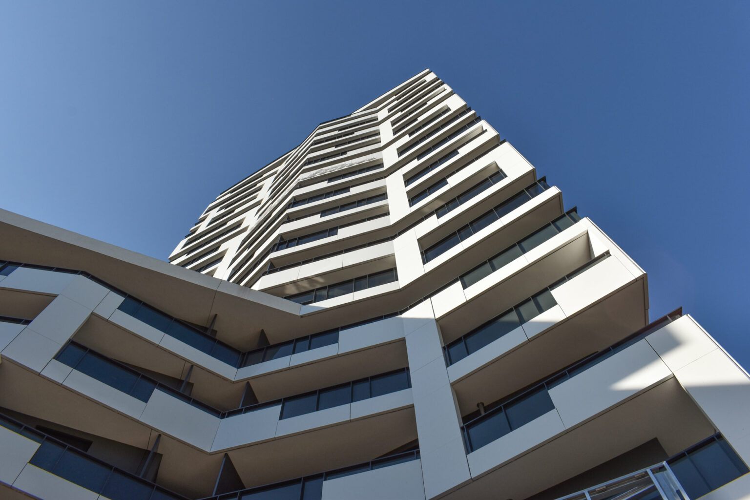 Wohnen im Luisencarré in Magdeburg die Turmfassade ein Entwurf der Sattler+Täger Architekten GmbH