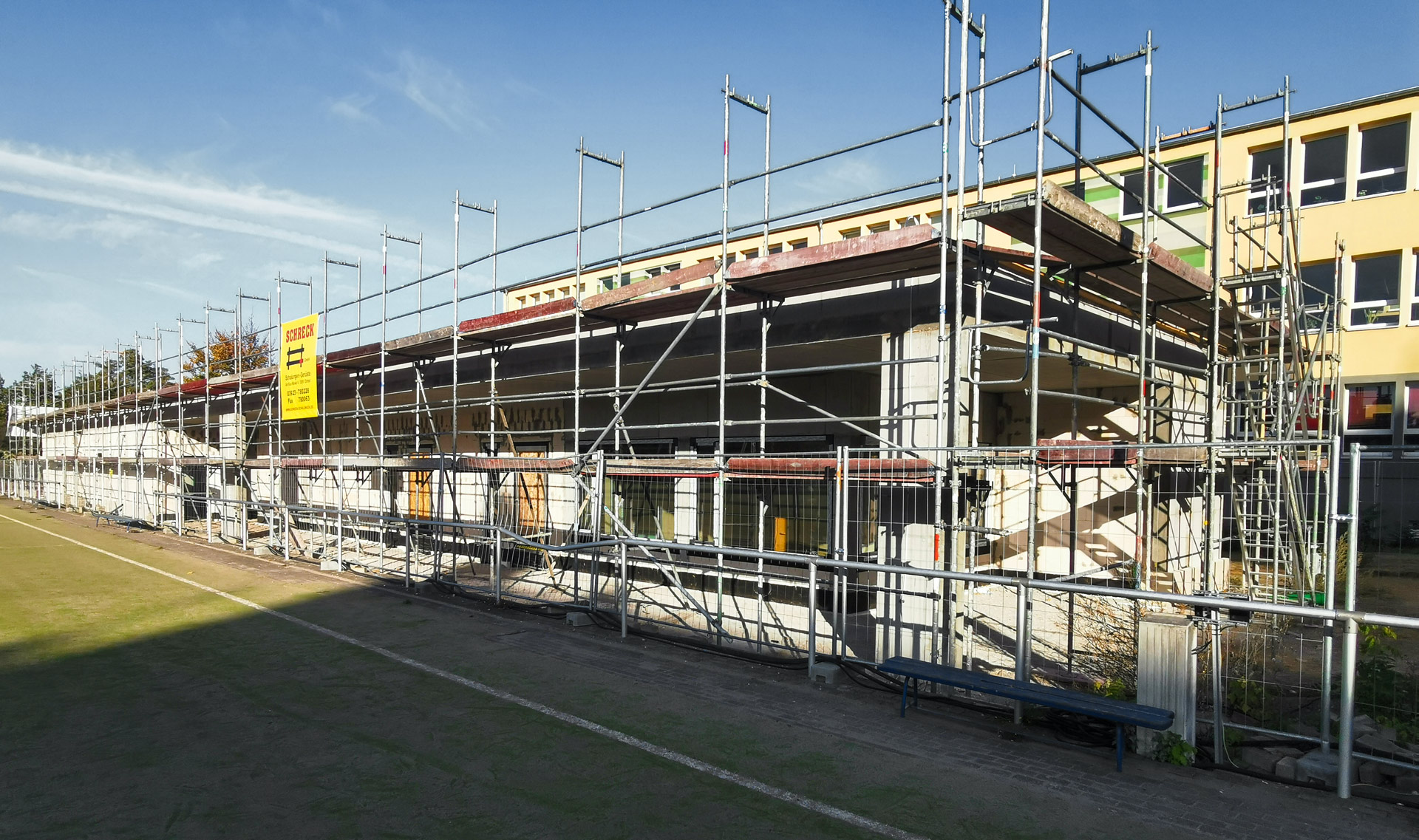 Der Zugang des neuen Vereinsgebäude SG Handwerk Magdeburg e. V. ein Entwurf der Sattler+Täger Architekten GmbH